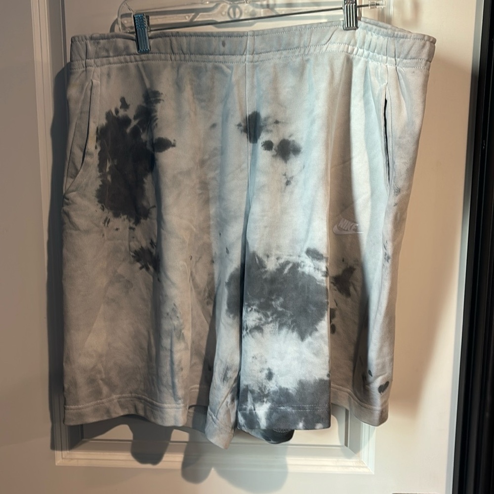 Nike tie dye drawstring shorts XL cream gray